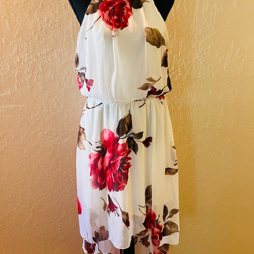 Chic Floral‎ Midi Dress in Red and White